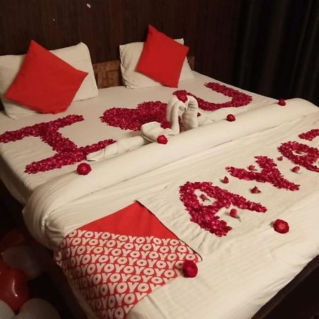 Hotel Kamal Lucknow Exteriör bild