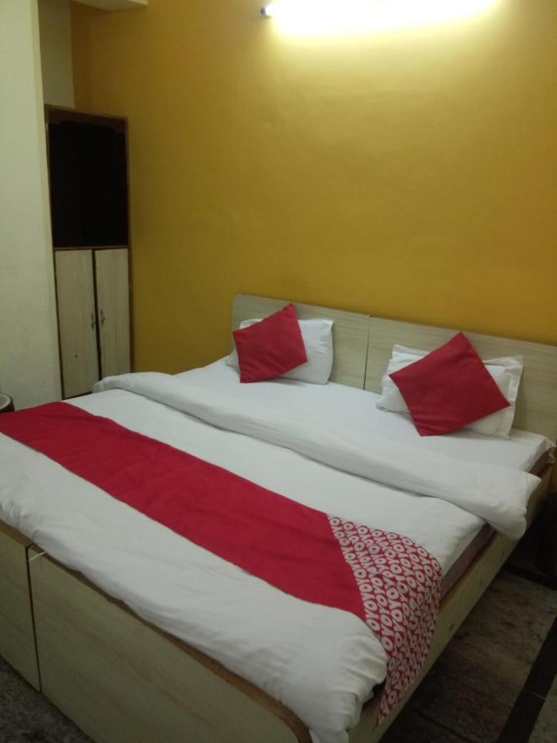 Hotel Kamal Lucknow Exteriör bild