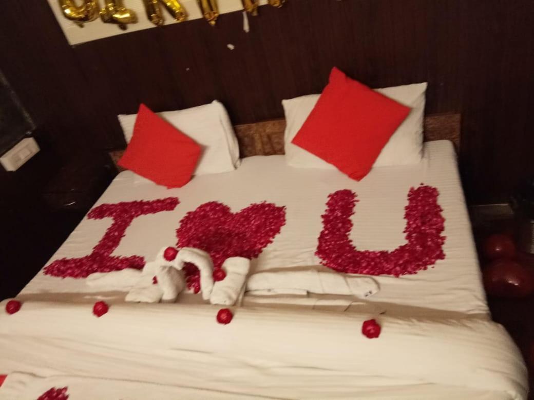 Hotel Kamal Lucknow Exteriör bild