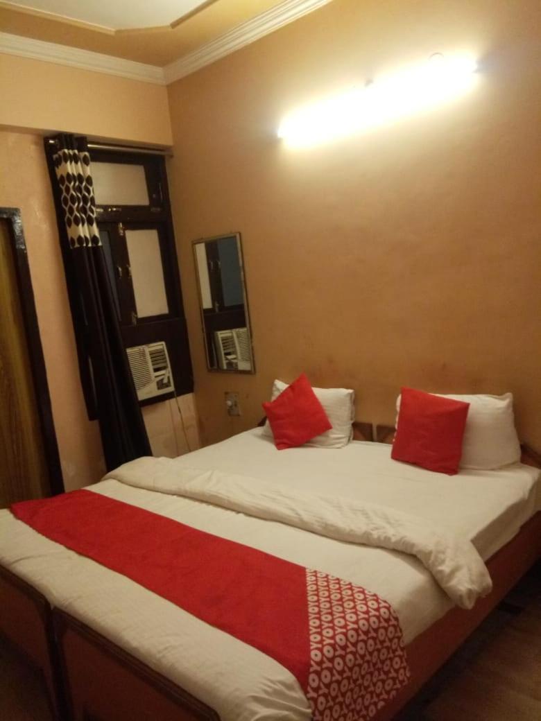 Hotel Kamal Lucknow Exteriör bild