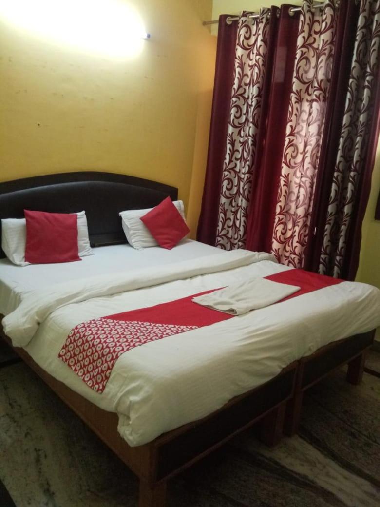 Hotel Kamal Lucknow Exteriör bild
