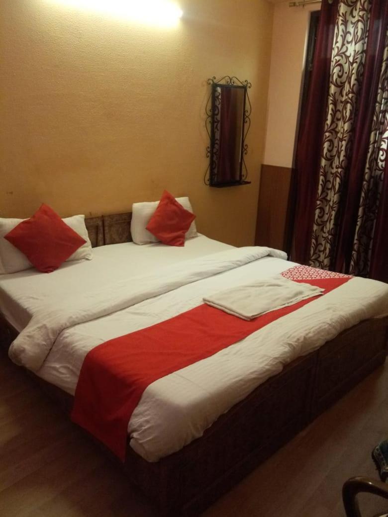 Hotel Kamal Lucknow Exteriör bild